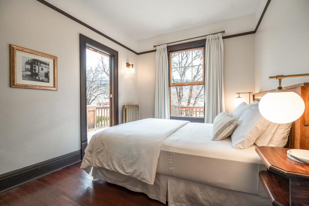 Naramata Inn Exteriör bild